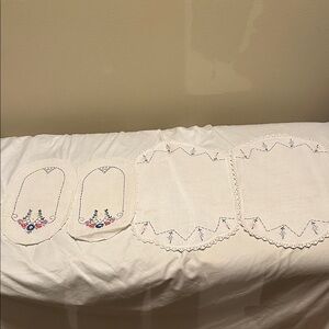 Embroidered Lace Doilies Set